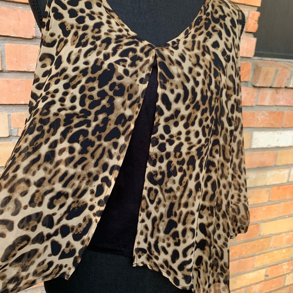 Lily White Cold shoulder Sz M - Picture 2 of 8